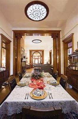 фото отеля Royal Elizabeth Bed and Breakfast Inn