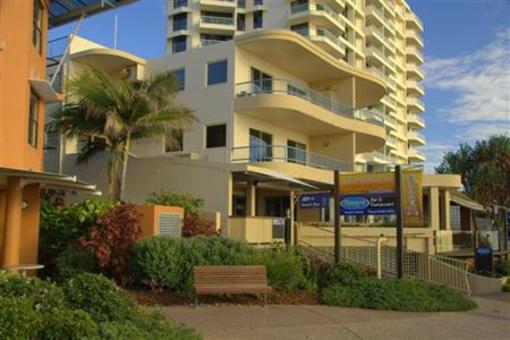 фото отеля Coolum Baywatch Resort