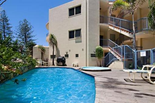 фото отеля Coolum Baywatch Resort