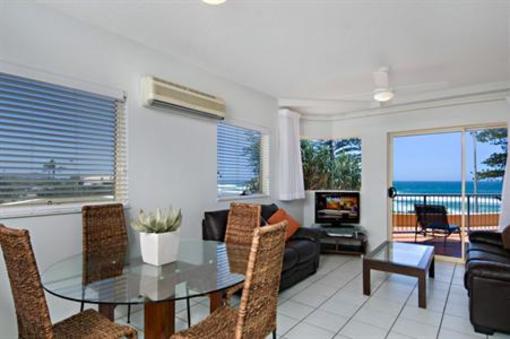 фото отеля Coolum Baywatch Resort