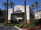 фото отеля Candlewood Suites Orange County Airport