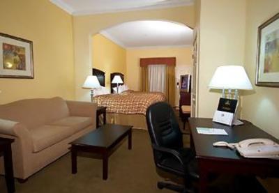 фото отеля BEST WESTERN Memorial Inn & Suites