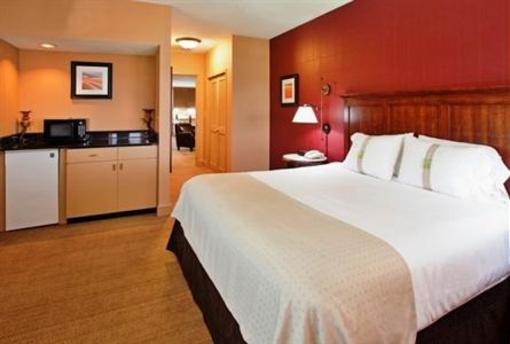 фото отеля Holiday Inn Kansas City SE Waterpark