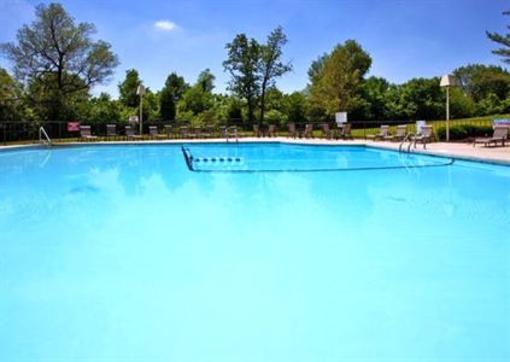 фото отеля Holiday Inn Kansas City SE Waterpark