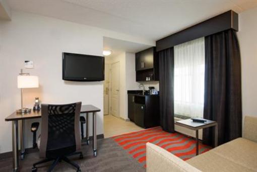 фото отеля Holiday Inn Express & Suites Boston - Cambridge