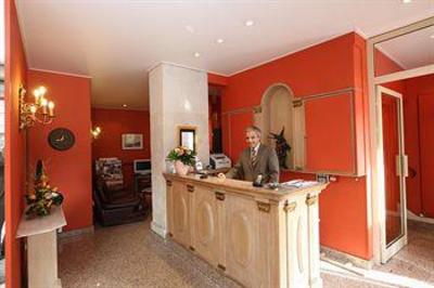 фото отеля Hotel Sunny Mouffetard