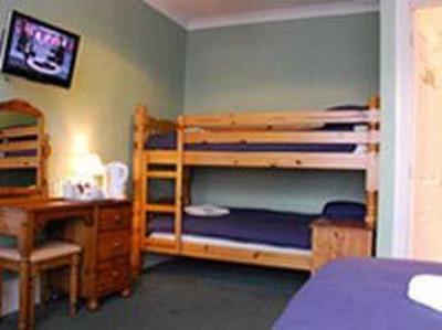 фото отеля Corner House Hotel Horley