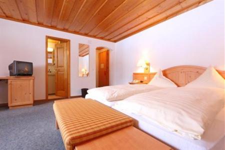 фото отеля Bernerhof Swiss Quality Hotel Kandersteg
