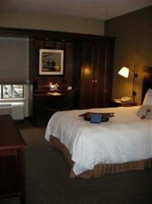 фото отеля Hampton Inn Madison East Towne Mall Area