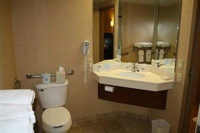 фото отеля Hampton Inn Madison East Towne Mall Area