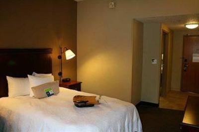 фото отеля Hampton Inn Madison East Towne Mall Area