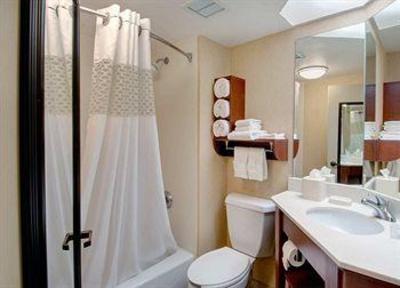 фото отеля Hampton Inn Madison East Towne Mall Area