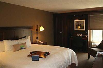 фото отеля Hampton Inn Madison East Towne Mall Area