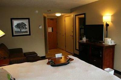 фото отеля Hampton Inn Madison East Towne Mall Area