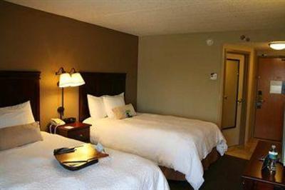 фото отеля Hampton Inn Madison East Towne Mall Area