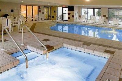 фото отеля Hampton Inn Madison East Towne Mall Area