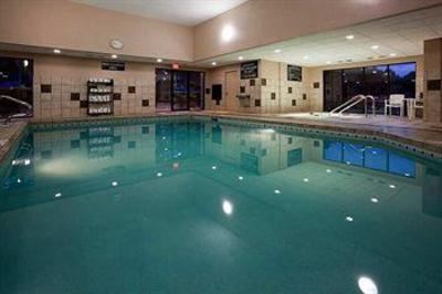 фото отеля Hampton Inn Madison East Towne Mall Area