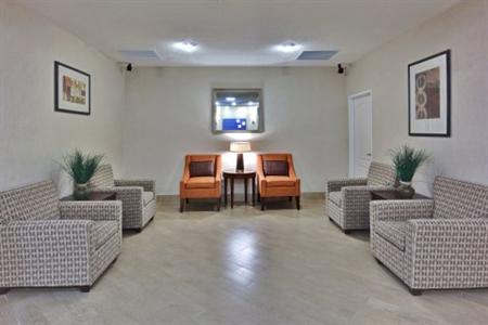 фото отеля Holiday Inn Express Hotel & Suites Grants-Milan