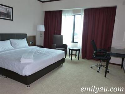 фото отеля Kinta Riverfront Hotel Suites