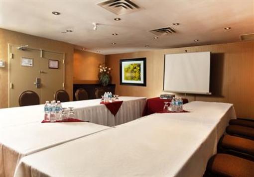 фото отеля Howard Johnson Hotel Toronto-Markham