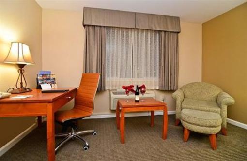 фото отеля BEST WESTERN PLUS Capitola By-the-Sea Inn & Suites