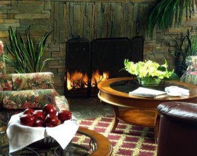 фото отеля Rogue Regency Inn