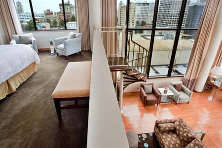 фото отеля Crowne Plaza Richmond Downtown