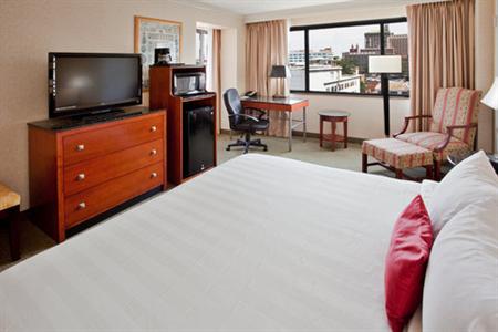 фото отеля Crowne Plaza Richmond Downtown