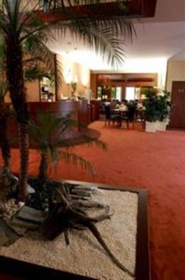 фото отеля Inter Hotel Du Beryl Lons-le-Saunier