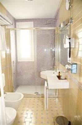 фото отеля Artemis Hotel