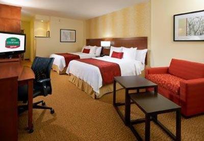 фото отеля Courtyard by Marriott Washington Meadow Lands