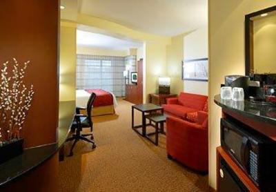 фото отеля Courtyard by Marriott Washington Meadow Lands