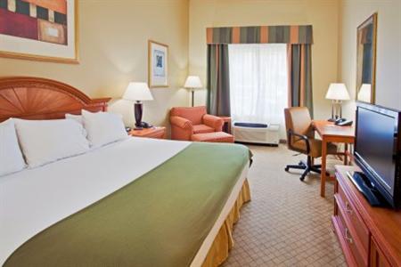 фото отеля Holiday Inn Express Hotel & Suites New Tampa I-75 Bruce B. Downs
