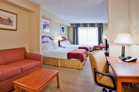 фото отеля Holiday Inn Express Hotel & Suites New Tampa I-75 Bruce B. Downs