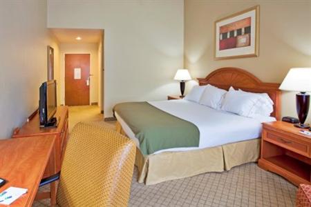 фото отеля Holiday Inn Express Hotel & Suites New Tampa I-75 Bruce B. Downs