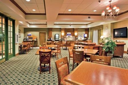 фото отеля Holiday Inn Express Hotel & Suites New Tampa I-75 Bruce B. Downs