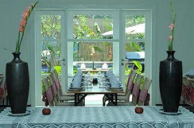 фото отеля Frangipani Villa Hotel II