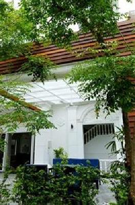 фото отеля Frangipani Villa Hotel II