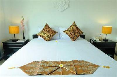 фото отеля Frangipani Villa Hotel II