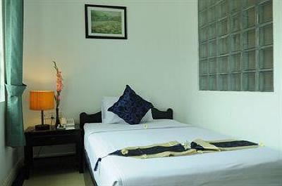 фото отеля Frangipani Villa Hotel II
