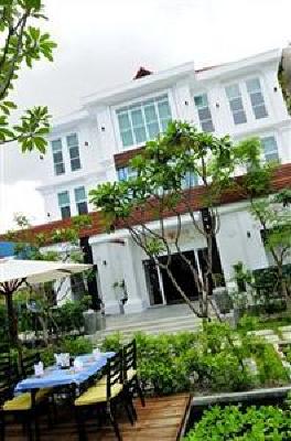фото отеля Frangipani Villa Hotel II