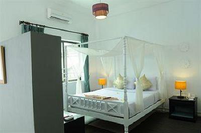 фото отеля Frangipani Villa Hotel II