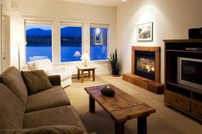 фото отеля Waters Edge Resort at Pacific Rim