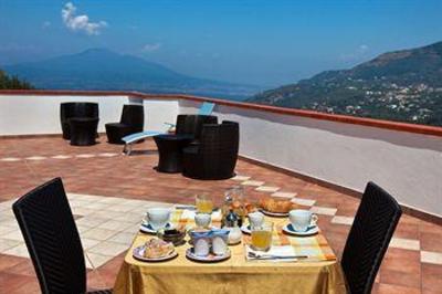 фото отеля Bed And Breakfast Sunflower Vico Equense