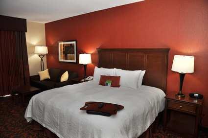 фото отеля Hampton Inn by Hilton Edmonton/South