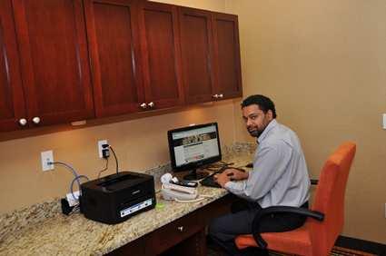 фото отеля Hampton Inn by Hilton Edmonton/South