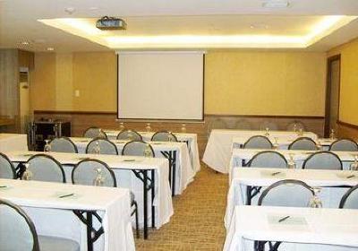 фото отеля One Tagaytay Place Hotel Suites