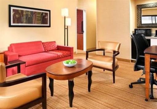фото отеля Courtyard by Marriott Fairfax Fair Oaks