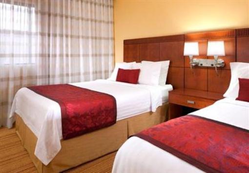 фото отеля Courtyard by Marriott Fairfax Fair Oaks