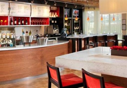 фото отеля Courtyard by Marriott Fairfax Fair Oaks